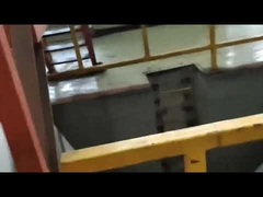 ถ่ายภาพเฉพาะจุดของการแปรรูปเหล็กม้วนสแตนเลสในโรงงาน